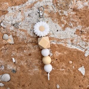 White and Wood Flower Keychain Accessory